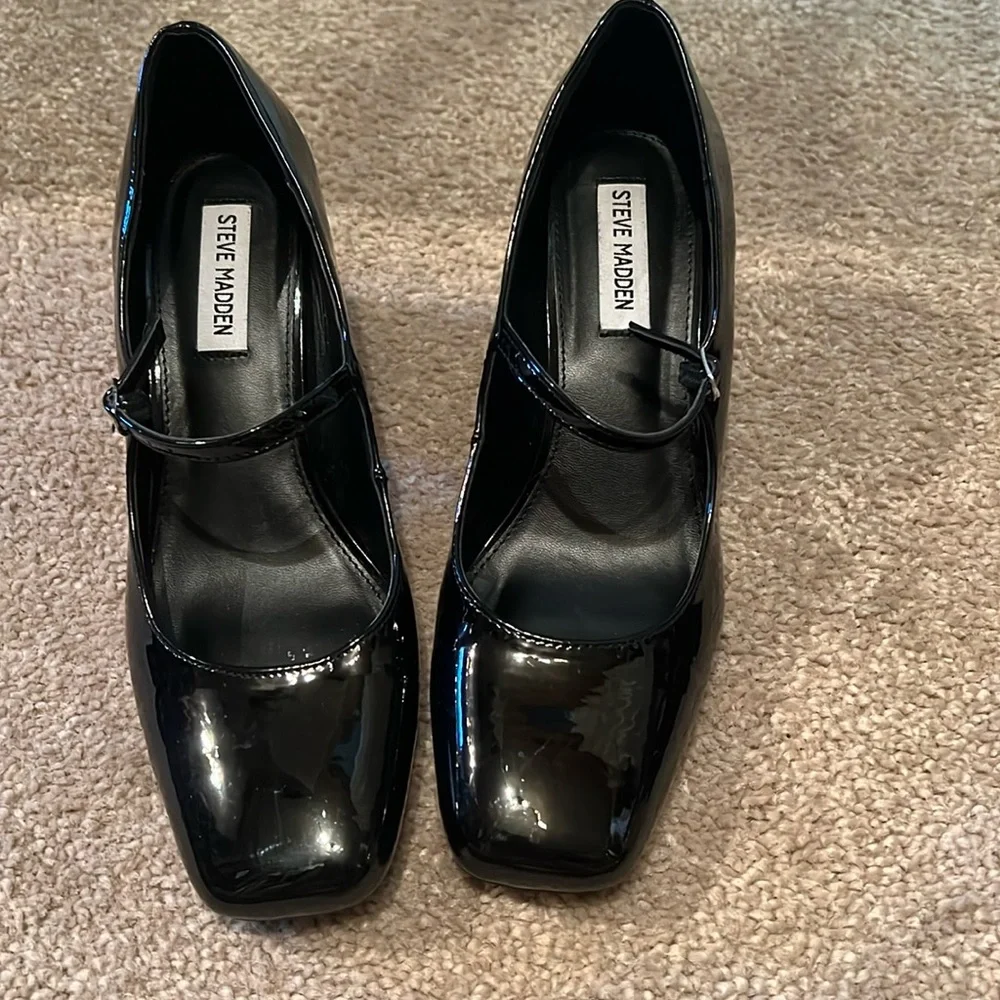 Steve Madden Maryjane Black Patent Leather Heels - Picture 2 of 6